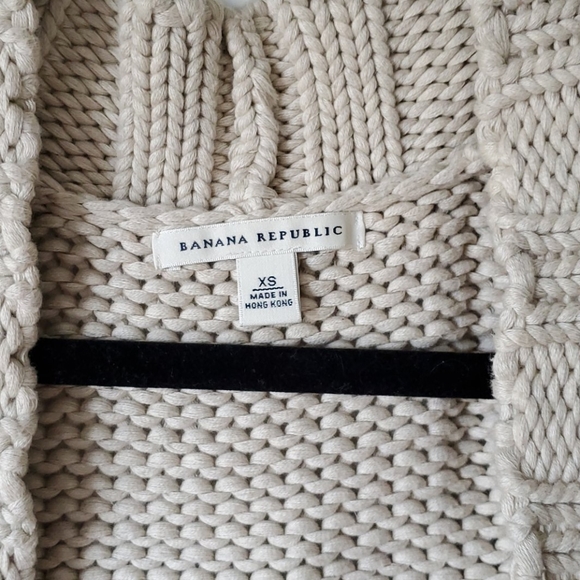 Banana Republic Crop Sweater - Picture 2 of 5